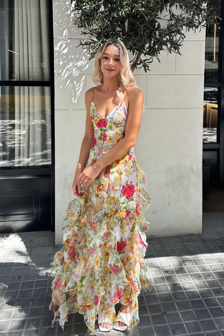 Saskia | Długa Sukienka z Falbanami i Romantycznym Kwiatowym Wzorem