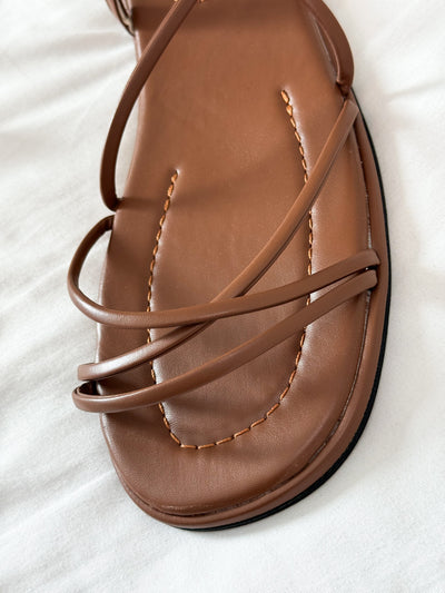 Irene | Płaskie Sandały z Kwadratowym Noskiem i Sznurowadłami