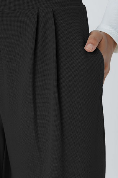 Alicia | Spodnie z szerokimi nogawkami, plisowane, z wysokim stanem i kieszeniami