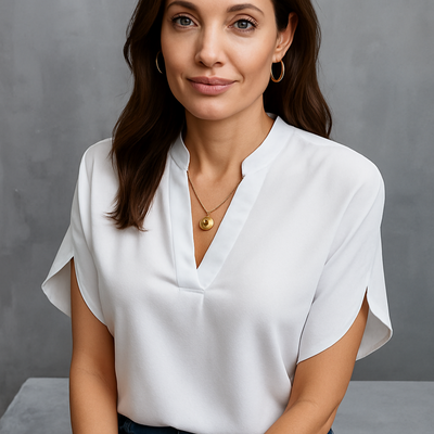 Emily | Biała Bluzka Luźna z Dekoltem w Szpic i Odkrytymi Rękawami