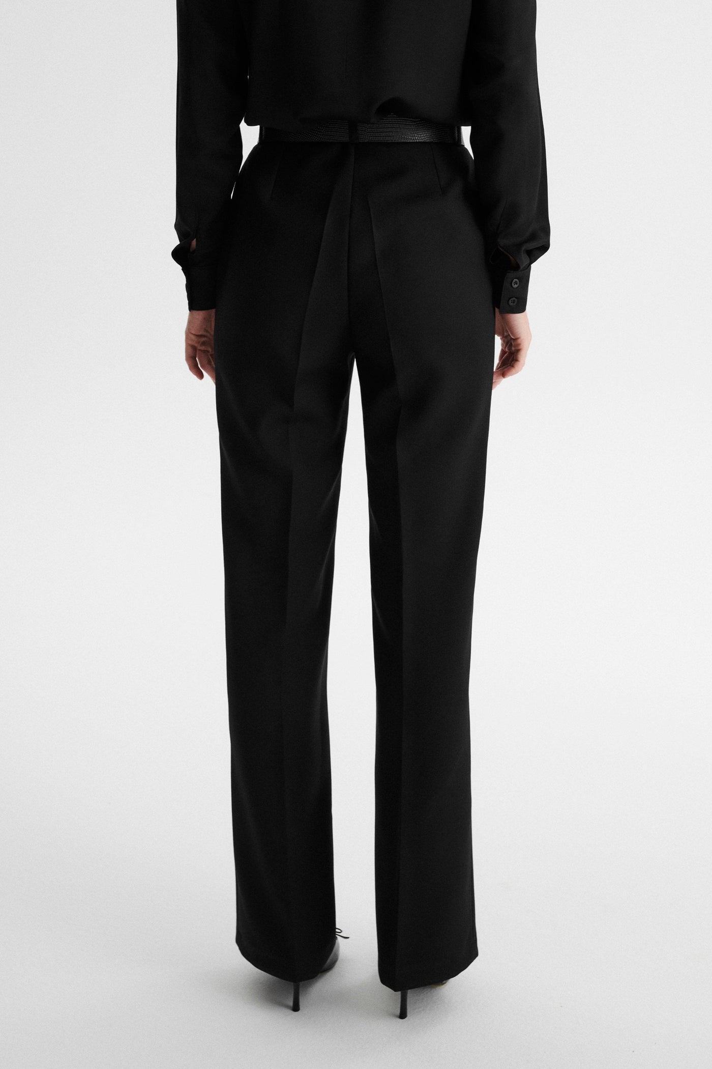 Elienne – Czarne Spodnie Dzwony