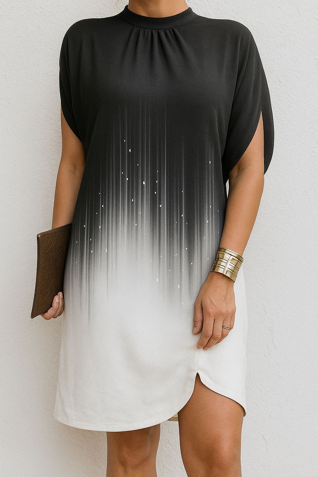 Trudy | Krótka Sukienka Satynowa Czarna z Rękawem Nietoperza