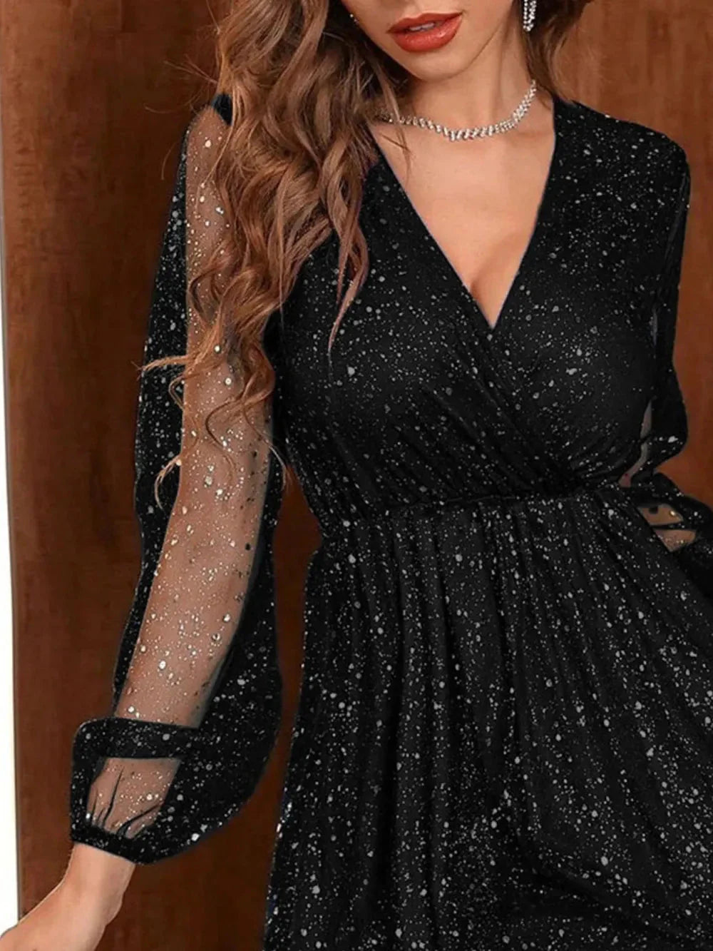 Isabel | Ewelina Sukienka Mini z Błyszczącymi Detalami