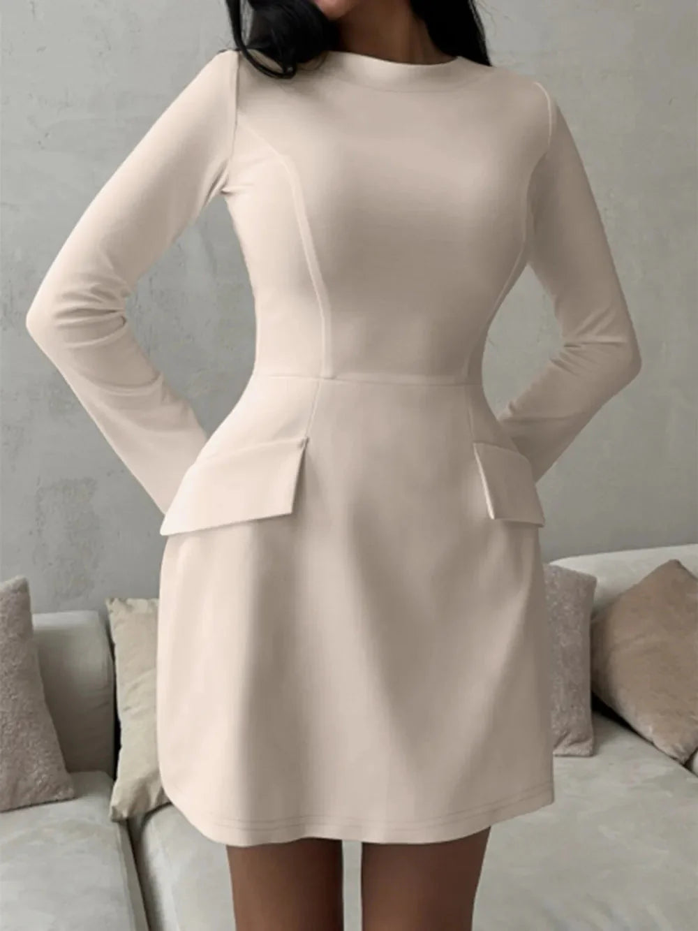 Bianca | Elanesse Elegancka Mini Sukienka z Długim Rękawem